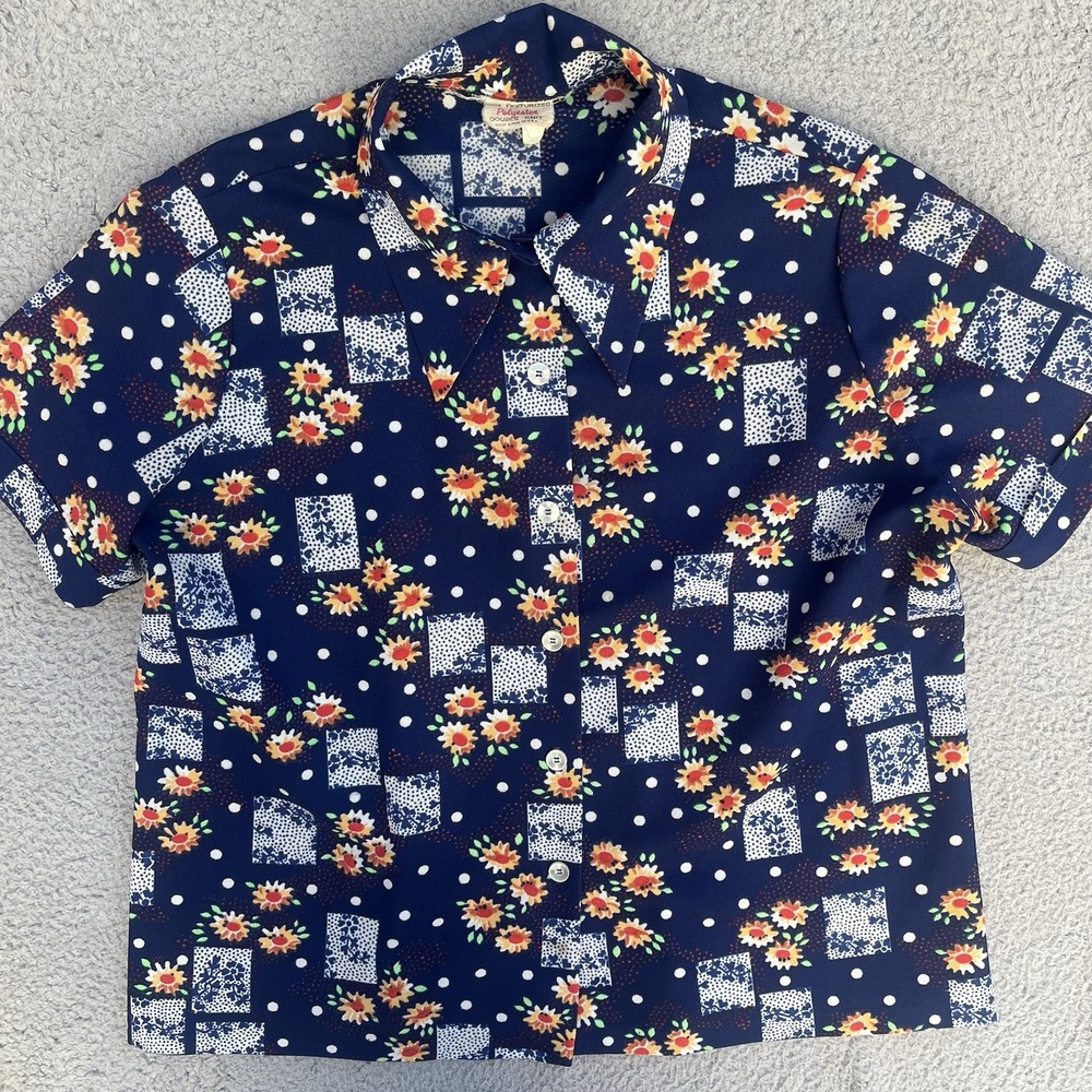 Vintage 70s Floral Button Up Shirt Polyester Double Knit Women's USA Made‎